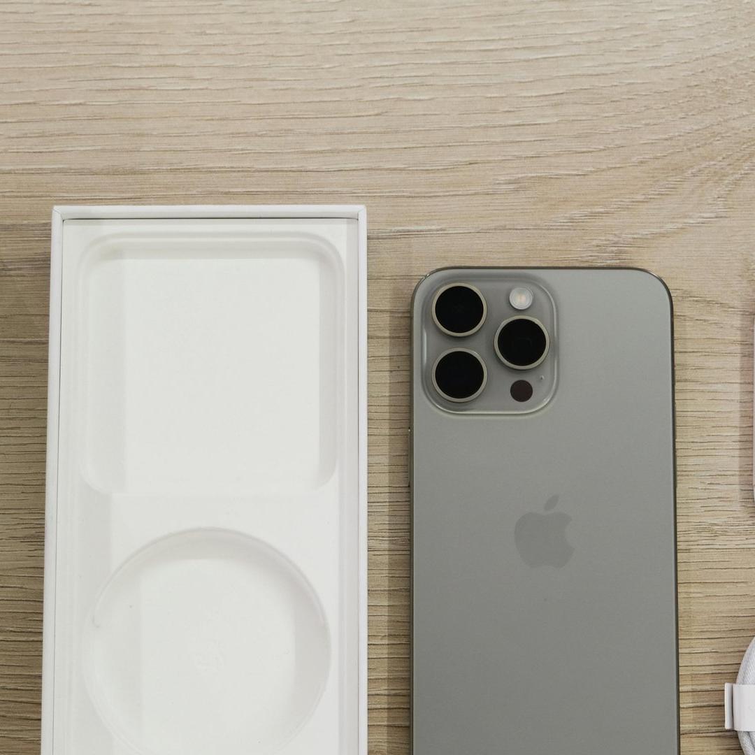 iPhone 15 luxury product shot